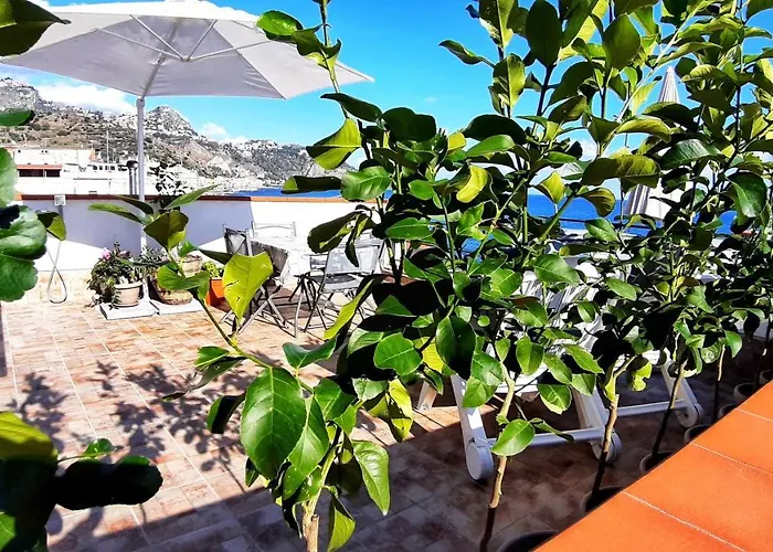 アパート Panoramic Terrace ジャルディーニ・ナクソス